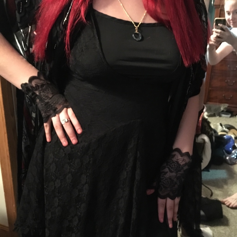 🧚🏻♂️Stevie Nicks Inspired Half Finger Gloves - Picture 5 of 6